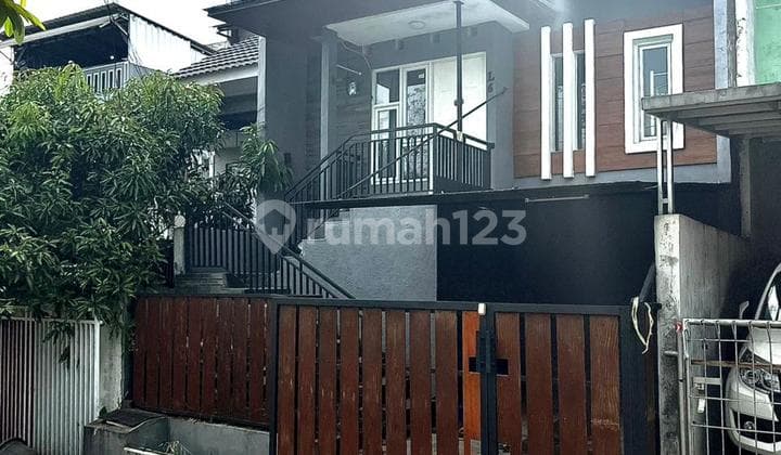 Rumah Bergaya Kekinian Semi Furnished di Jatihandap Bandung Harga Terbaik