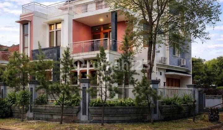 Rumah Aesthetic Semi Furnished di Batununggal Bandung Posisi Hoek