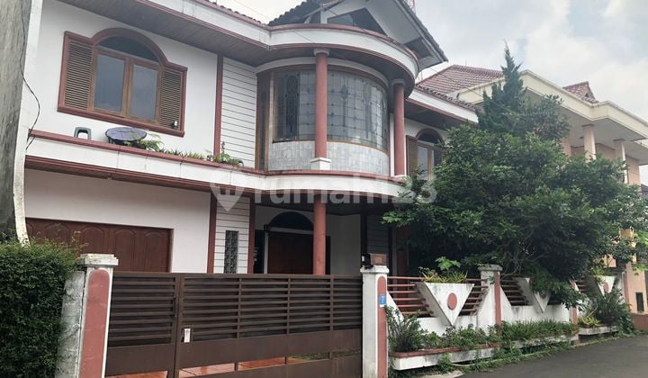 Rumah Mewah Semi Furnish di Komplek Sarijadi Bandung Harga Nego
