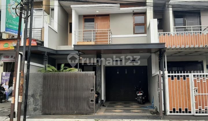 Ready-to-Live House in Strategic Location at Margahayu Raya Bandung Attractive