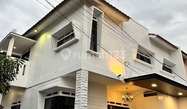 Rumah Aesthetic Semi Furnish di Kawasan Elite Gegerkalong Bandung