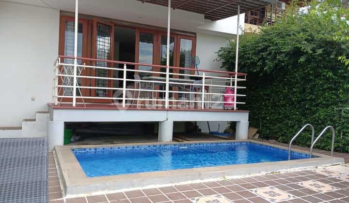 Rumah Fully Furnished Dengan Kolam Renang di Resor Dago Pakar