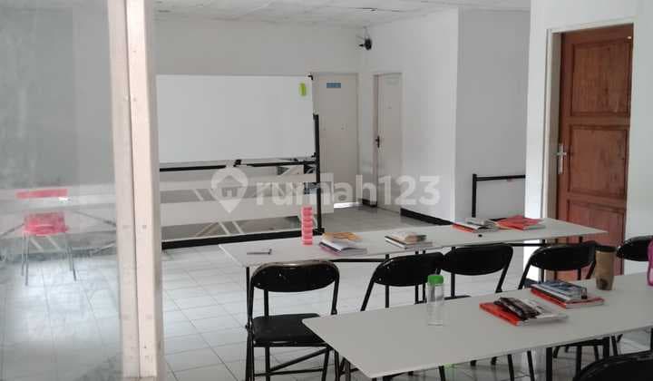 Ruang Usaha Lokasi Strategis di Hegarmanah Bandung Kota Menarik