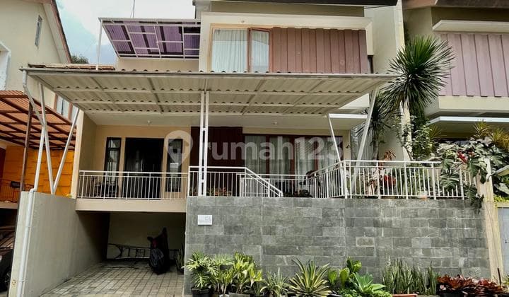 Semi-Furnished House in a Cool Location in Gegerkalong Bandung at the Best Price