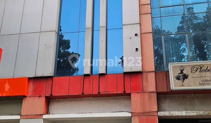 Disewakan Ruko Kebayoran Arcade, Ruko 4 Lantai di Jantung Boulevard Bintaro Jaya, Harga Sewa Rp 200 Juta tahun, Minimal Sewa 2 Tahun 0811171xxxx