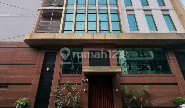 For Sale Gedung di Kebayoran Baru area Pakubuwono & Mayestik - Gedung 7 lantai dengan Basement & parkiran luas, Cocok untuk Kantor Anda, Harga 65 M Nego - 0811171xxxx