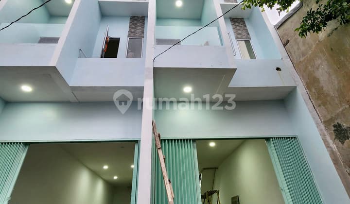 3 Ruko Baru - Lt: 4X20 Lb: 210 M², 3,4M/Unit, Jelambar, Jakarta Barat