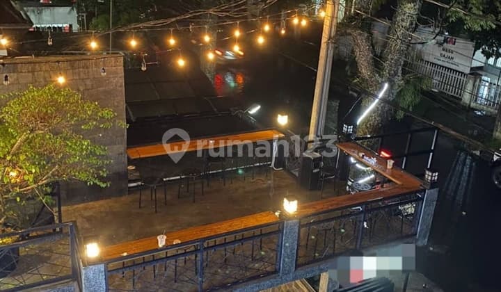 Ruang Usaha Eks Coffee Shop Plus Furnish Sayap Buah Batu Banteng
