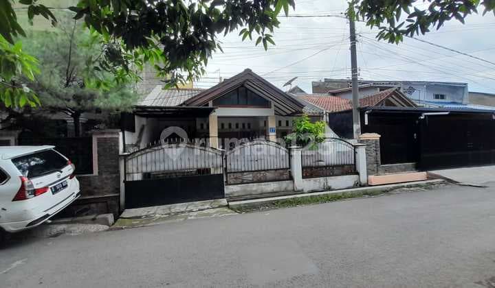 Rumah Tingkat Siap Huni dekat Terminal Antapani Jalan Lebar