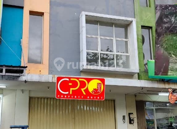 Ruko Usaha di Cluster Harapan Indah 2 Ada Pintu Kaca (13720 Er)