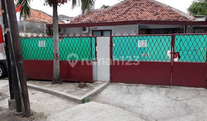 Rumah Lama Hitung Tanah Di Jalan Raya Mampang