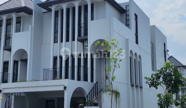 Here is the translation: **"Beautiful ready-to-move-in house in BSD City"**