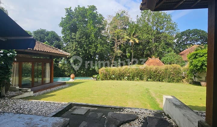 Villa 3Bedrooms For Lease Minimum 2Year Spacious Garden And River View At Pererenan
