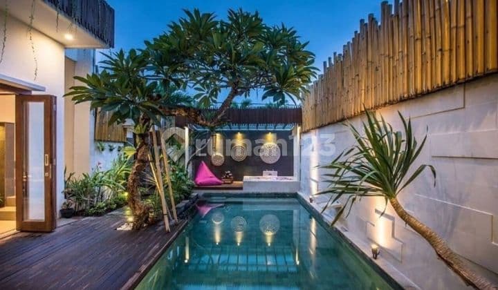 Villa 2 Unit Di Sentral Seminyak Dekat Ke Spot Wisata Seminyak