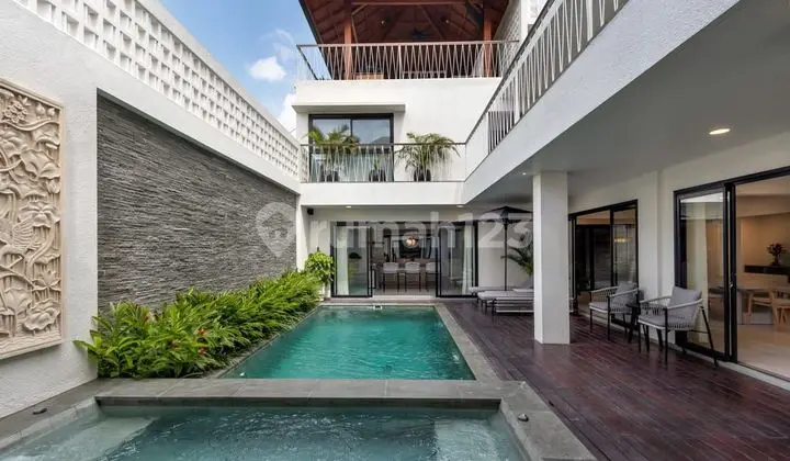 Villa 3 Kamar Dengan Desain Amerika Klasik Di Berawa Canggu
