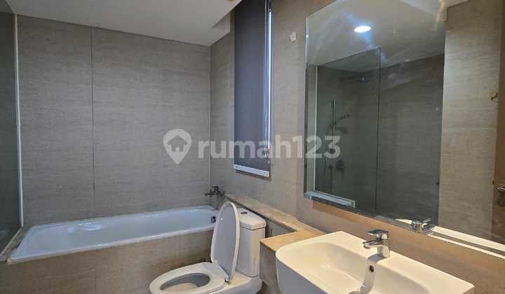 GOLD COAST APARTMENT WITH THE BEST VIEW AND PARTIALLY FURNISHED