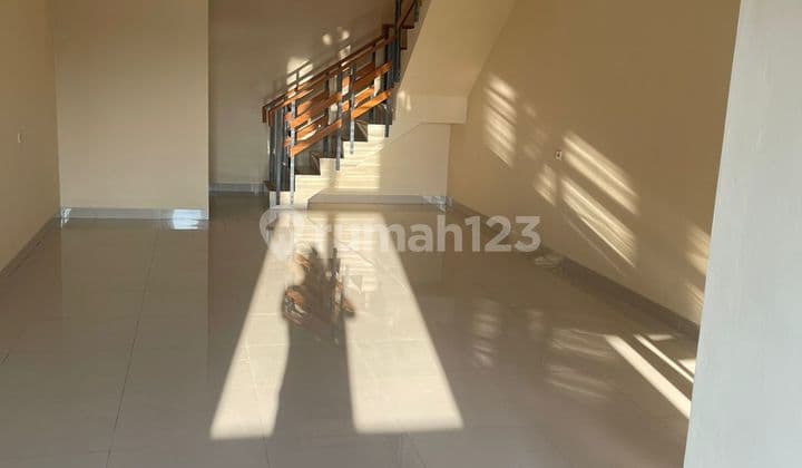 Rumah Brand New 4 Lantai Muara Karang Siap Huni
