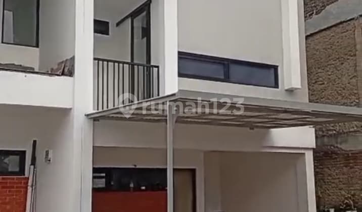 Dijual Rumah 2Lt Dekat Antapani Sangat Strategis
