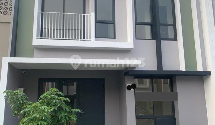 Dijual Rumah Cluster Baroni Summarecon Serpong Ada Kolam Renang..