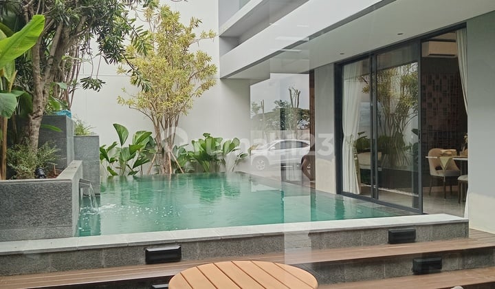 Hillary Hazelia 12x20 Summarecon Bandung