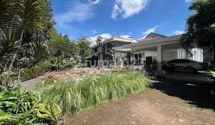 RUMAH MEWAH BANGUNAN BARU DI SETIABUDI REGENCY (FURNISHED)