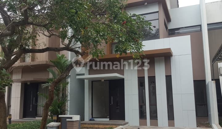 Rare Unit, Lebar 8 Foresta, Luas Bangunan Optimal, No Renov !