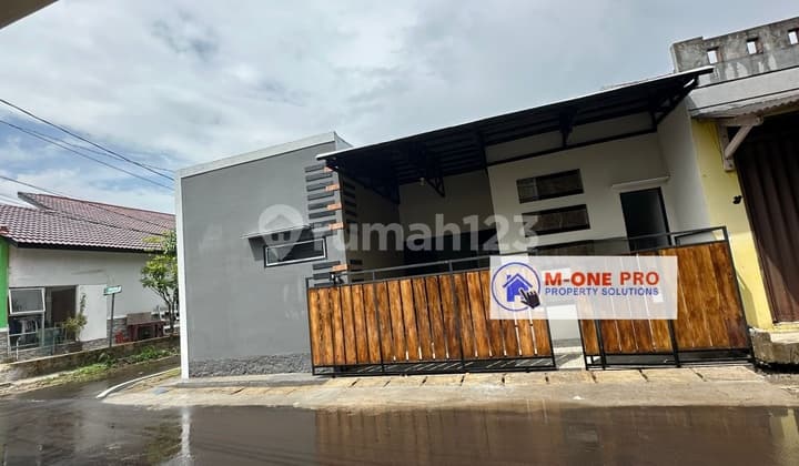 Di Jual Rumah Posisi Hoek Citra Raya