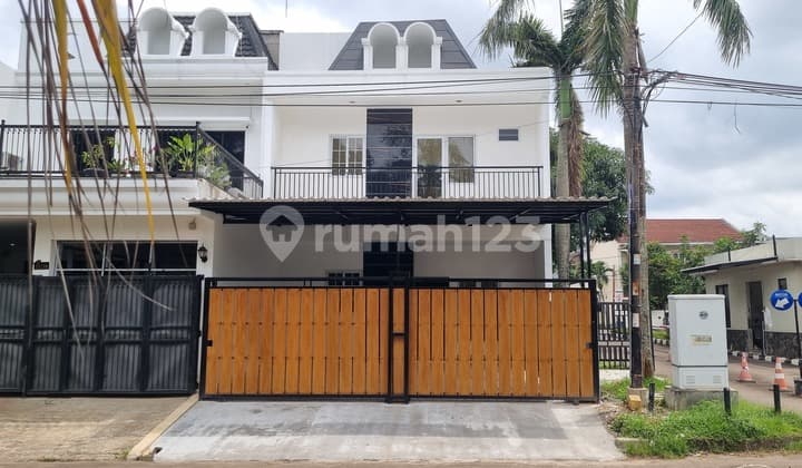 2-Storey House Facing Boulevard Regensimelati Mas Serpong