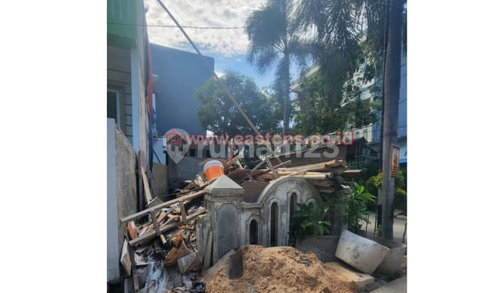 For Sale Land in Front of Park in Kelapa Gading Area Kg004905