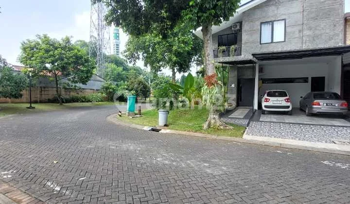 Dijual Rumah Hoek B U di De Latinos