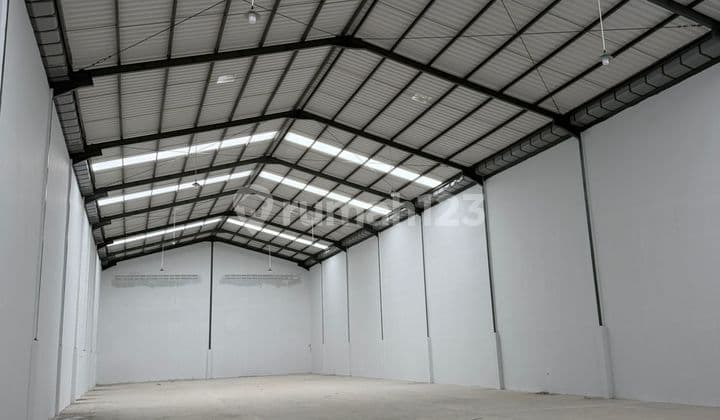 Disewakan Murah Gudang Gandeng 4 Unit.di Laksana Business Park. Paku Haji. Tangerang