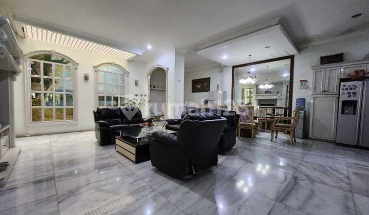 Cheap Sale, Price Below Market Value, Ready-to-Occupy House in Pantai Mutiara, North Jakarta.