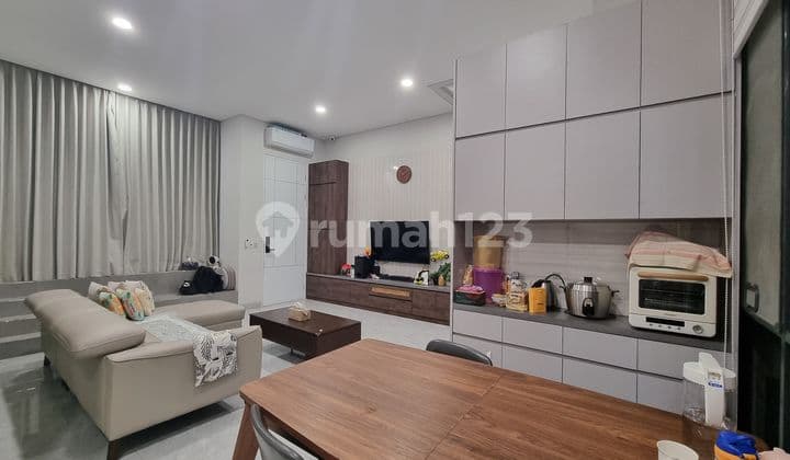 Aether Greenwich Full Furnished Dijual Cepat Rumah SHM Bagus