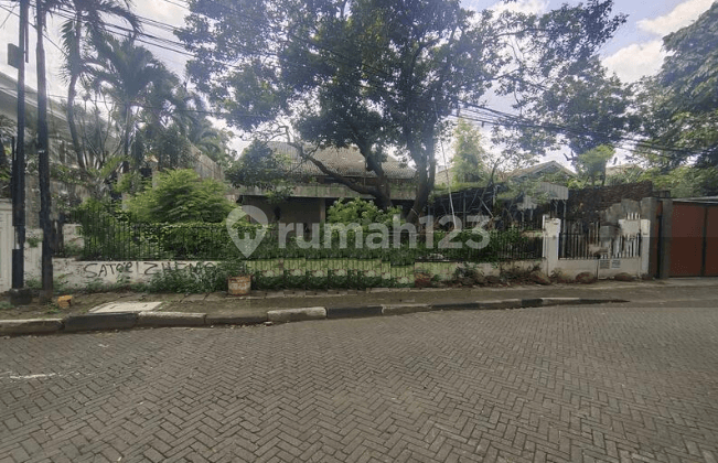 Di Jual Rumah di Menteng hitung tanah lokasi strategys