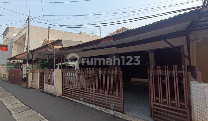 For Sale: Land-Priced House in Grogol Muwardi, Suitable for Boarding House