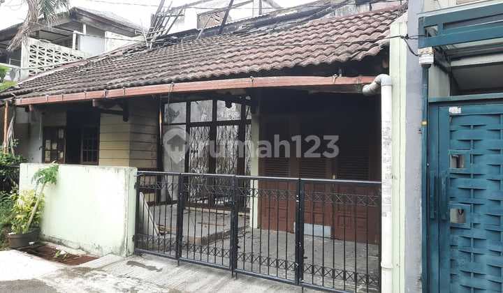 Dijual Rumah Murah Harga Hitung Tanah di Patal Senayan