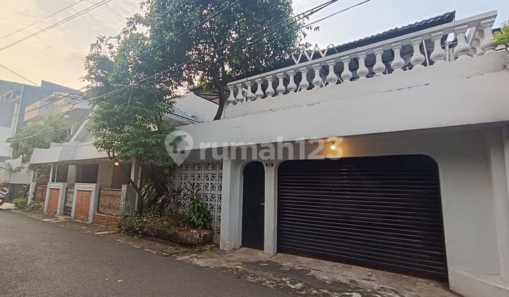 For Sale: House in Senayan, South Jakarta. Strategic Location.