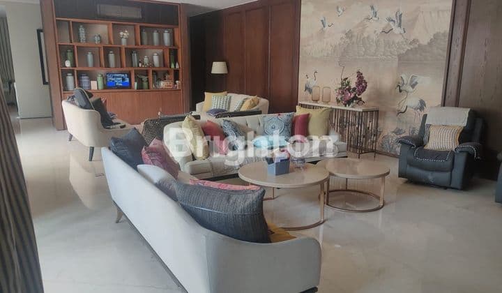 rumah mewah surabaya barat Mewah lokasi strategis