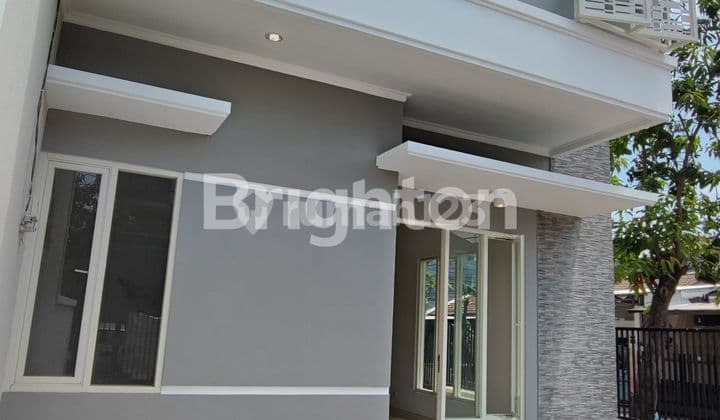 Rumah Surabaya dekat kampus row jalan 5mobil ciamik