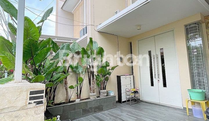 Mulyosari Utara Ciamik Cantik Terawat Siap Huni