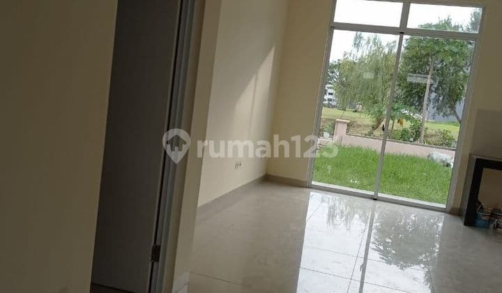 Rumah Green Lake City View Danau