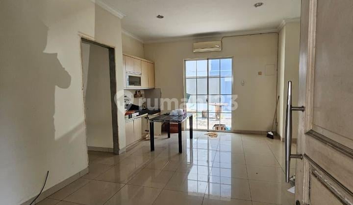 Dijual Rumah 2 Lantai Semi Furnished Di Green Lake City Jakarta Barat