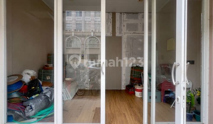 Ruko Semi Furnished 4.5 Lantai di Green Lake City
