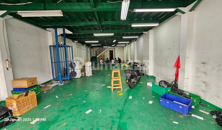 Three-Storey Warehouse 6X24 Sedayu Bizpark Daan Mogot West Jakarta
