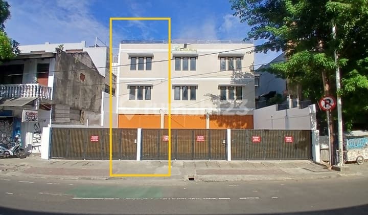 For Rent: New 3.5-Story Shophouse in Mampang Prapatan Raya