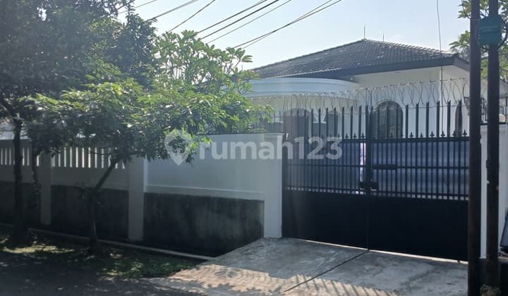 Disewakan Rumah , Luas 500m2 di Kemang Dalam