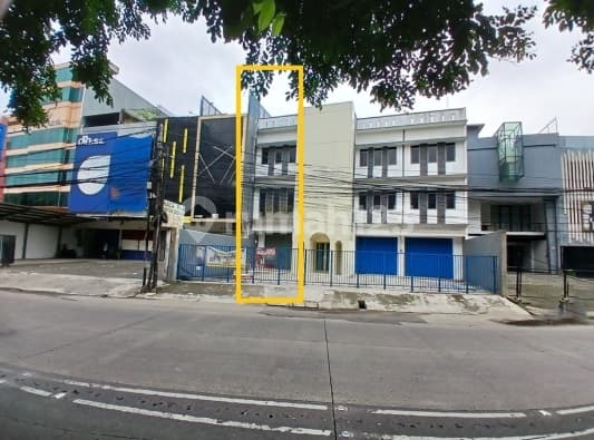 Disewakan Ruko 3 Lantai, Luas 126m2 di Jl. Sultan Iskandar Muda, Kebayoran Lama
