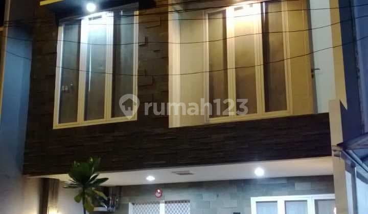 Rumah 3 Lantai Hdp Selatan Shm Taman Palem Lestari