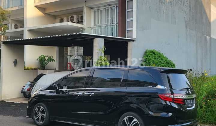 Duta Garden Cluster Westwood Hadap Utara Lt 8x17 = 136m SHM