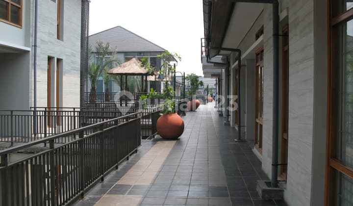 TOWN HAUSE Istana Pasteur Regency